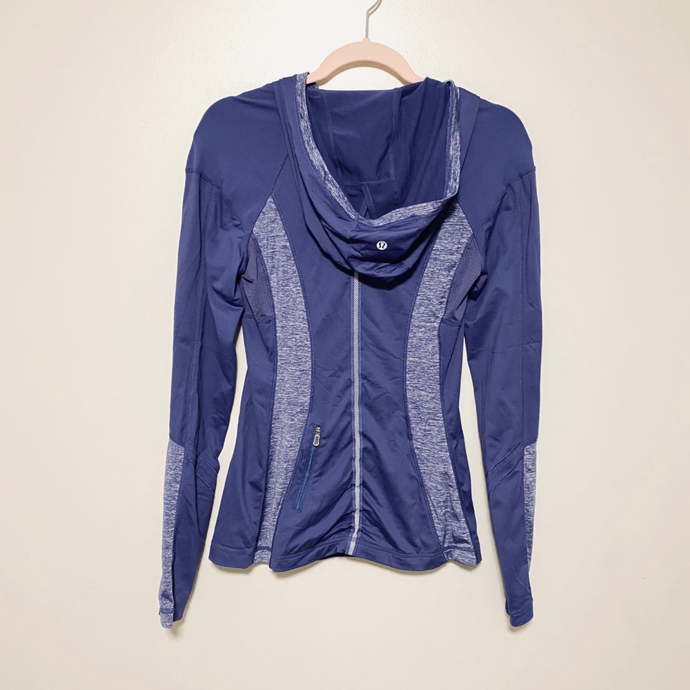 LULULEMON TOP